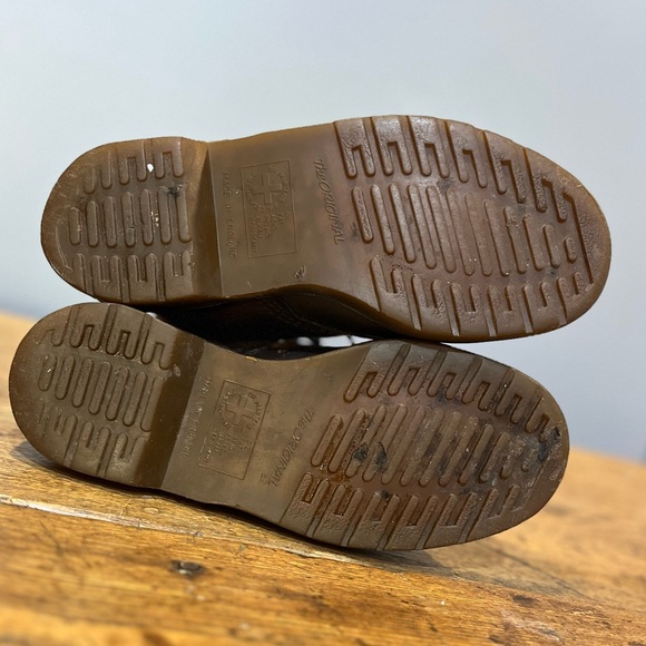 Vintage Dr. Marten Boots - Picture 8 of 9